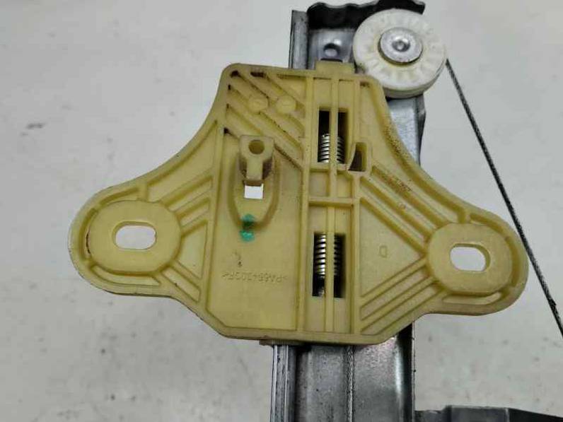 ELEVALUNAS TRASERO IZQUIERDO RENAULT CLIO IV 2015 0.9 GASOLINA (90 CV)