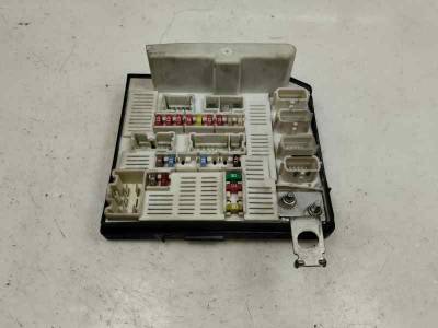 CAJA RELES FUSIBLES RENAULT SCENIC II 2007 1870 (131 KV)