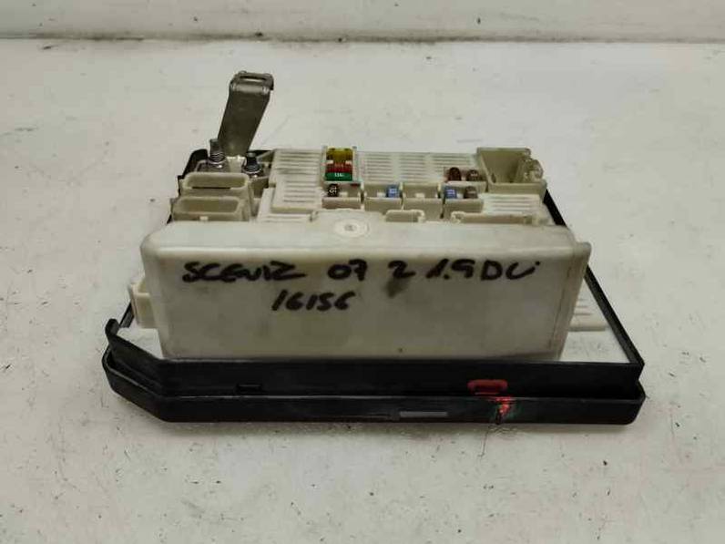 CAJA RELES FUSIBLES RENAULT SCENIC II 2007 1870 (131 KV)