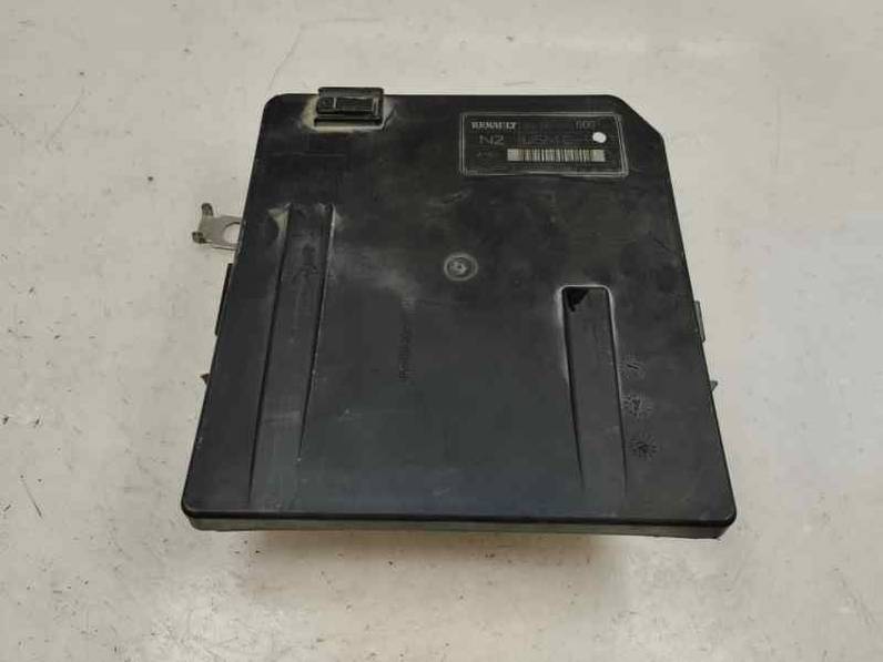 CAJA RELES FUSIBLES RENAULT SCENIC II 2007 1870 (131 KV)