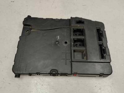 CAJA RELES FUSIBLES RENAULT SCENIC II 2007 1870 (131 KV)