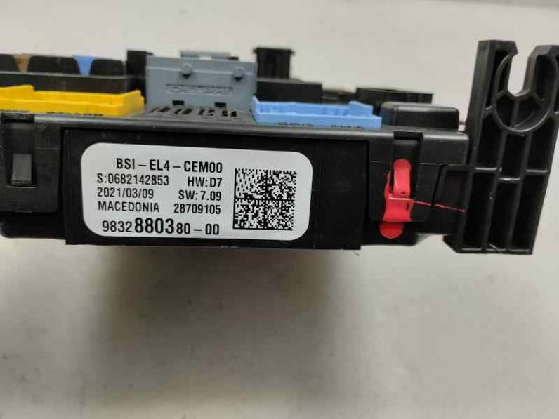 CAJA RELES FUSIBLES OPEL MOKKA B 2021 1.2 - 96 KW (131 CV)