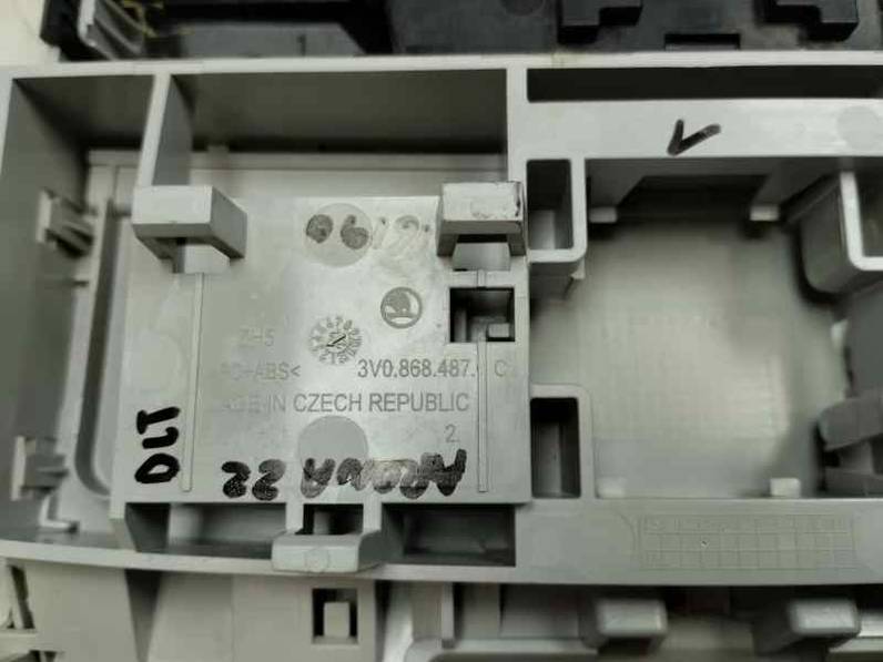 LUZ INTERIOR SEAT ARONA 2022 1.0 ECO TSI (110 CV)