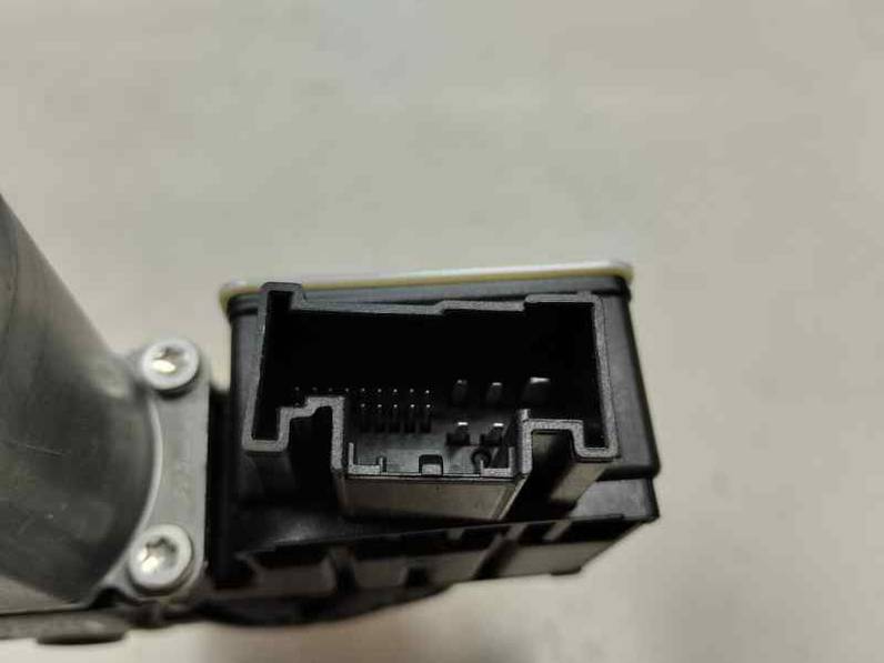 MOTOR ELEVALUNAS DELANTERO DERECHO SEAT ARONA 2022 1.0 ECO TSI (110 CV)