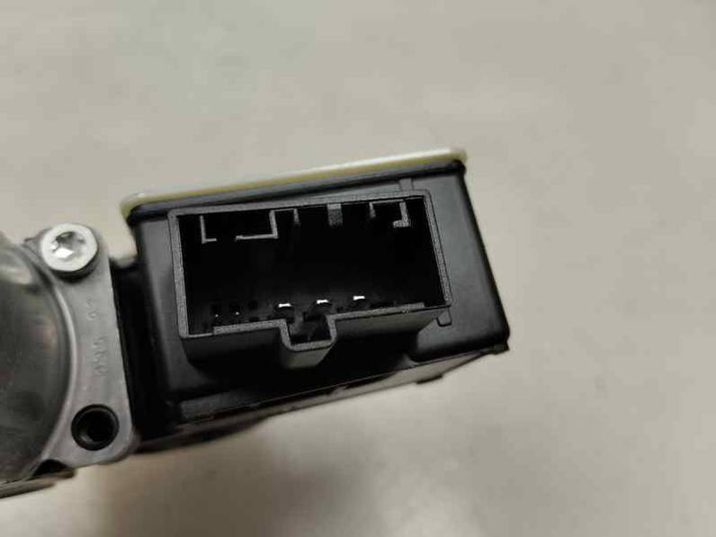 MOTOR ELEVALUNAS TRASERO DERECHO SEAT ARONA 2022 1.0 ECO TSI (110 CV)