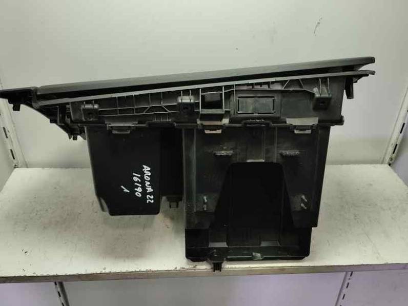 GUANTERA SEAT ARONA 2022 1.0 ECO TSI (110 CV)