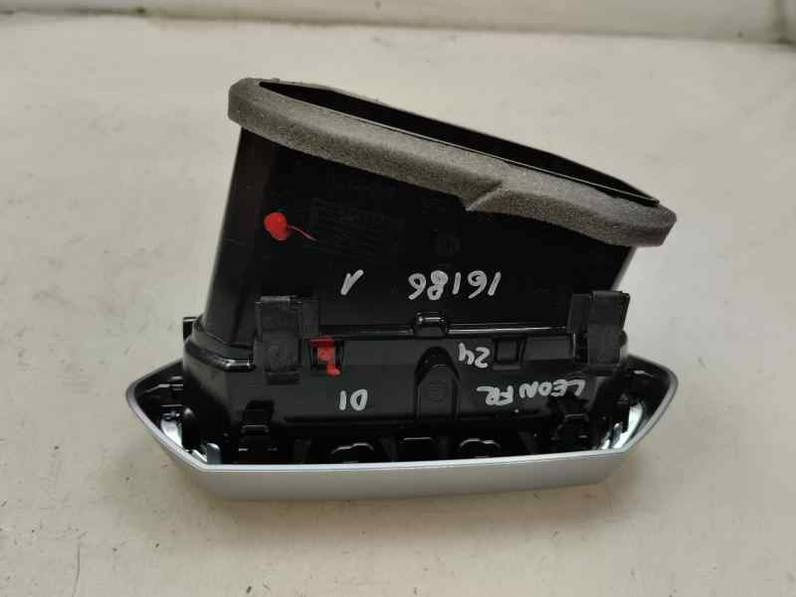 REJILLA AIREADORA SEAT LEON 2024 1.0 TSI / 110 CV