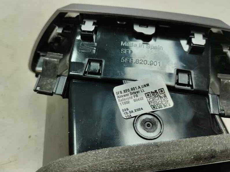 REJILLA AIREADORA SEAT LEON 2024 1.0 TSI / 110 CV