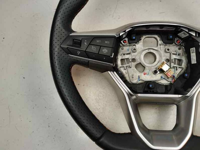 VOLANTE SEAT LEON 2024 1.0 TSI / 110 CV