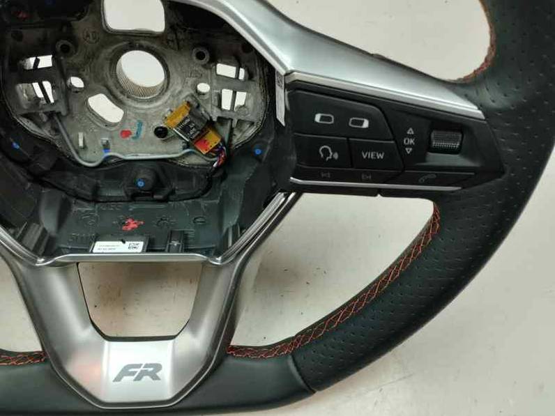 VOLANTE SEAT LEON 2024 1.0 TSI / 110 CV