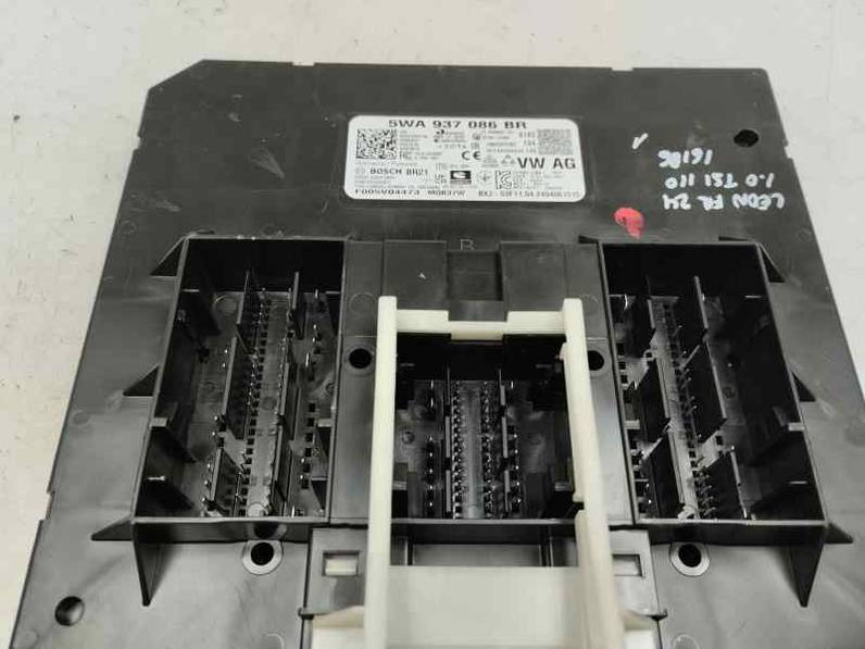 CAJA RELES FUSIBLES SEAT LEON 2024 1.0 TSI / 110 CV