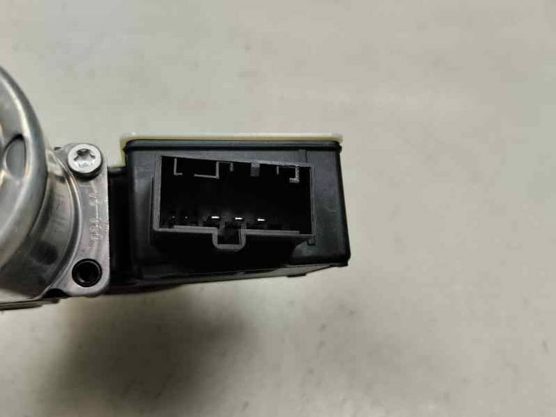 MOTOR ELEVALUNAS TRASERO DERECHO SEAT LEON 2024 1.0 TSI / 110 CV