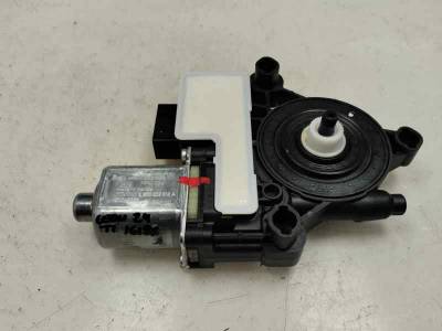 MOTOR ELEVALUNAS TRASERO IZQUIERDO SEAT LEON 2024 1.0 TSI / 110 CV