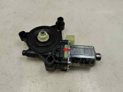 MOTOR ELEVALUNAS DELANTERO DERECHO SEAT LEON 2024 1.0 TSI / 110 CV