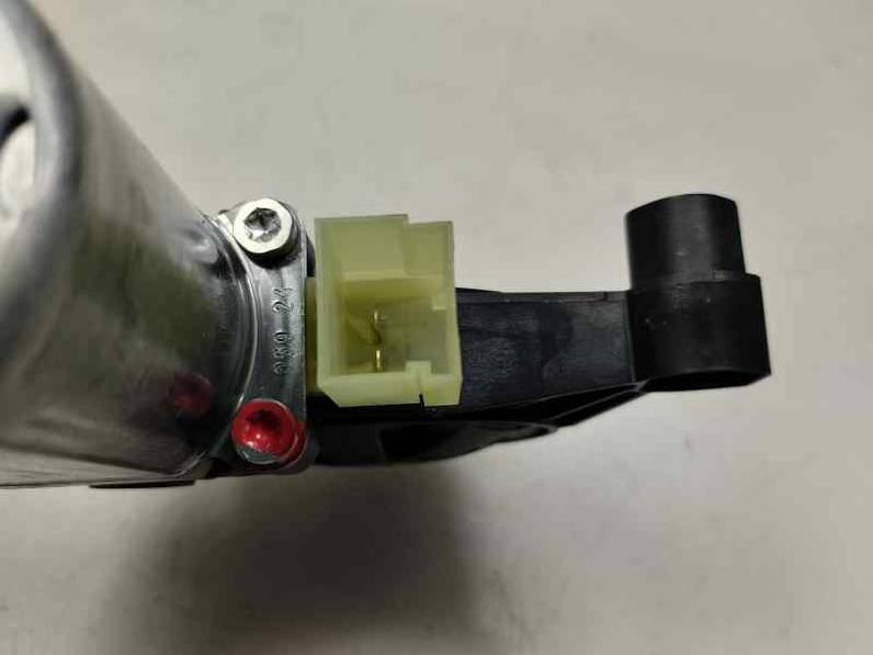 MOTOR ELEVALUNAS DELANTERO DERECHO SEAT LEON 2024 1.0 TSI / 110 CV