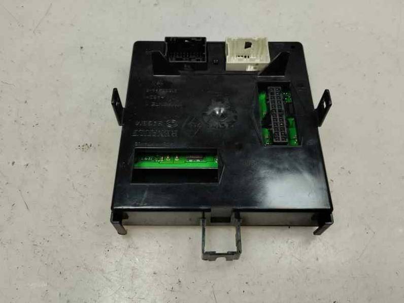 CAJA RELES FUSIBLES RENAULT LAGUNA II 2003 1.6 16V -107 CV (107 CV)