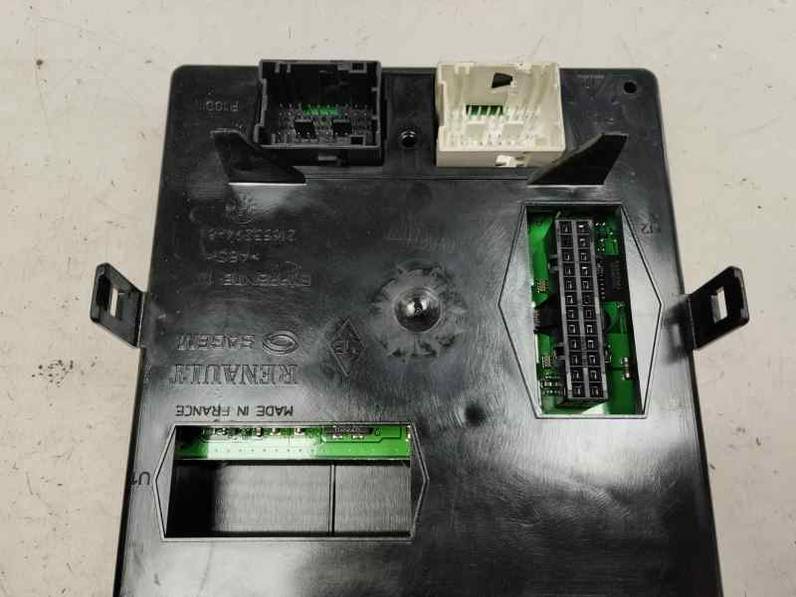 CAJA RELES FUSIBLES RENAULT LAGUNA II 2003 1.6 16V -107 CV (107 CV)