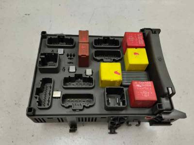 CAJA RELES FUSIBLES RENAULT LAGUNA II 2003 1.6 16V -107 CV (107 CV)