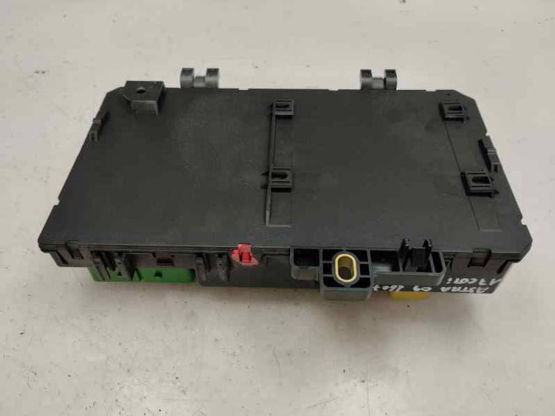 CAJA RELES FUSIBLES OPEL ASTRA H BER 2009 1.7 16V CDTI (110 CV)
