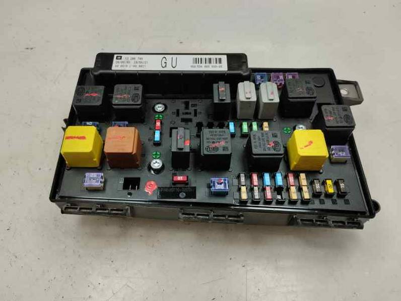 CAJA RELES FUSIBLES OPEL ASTRA H BER 2009 1.7 16V CDTI (110 CV)