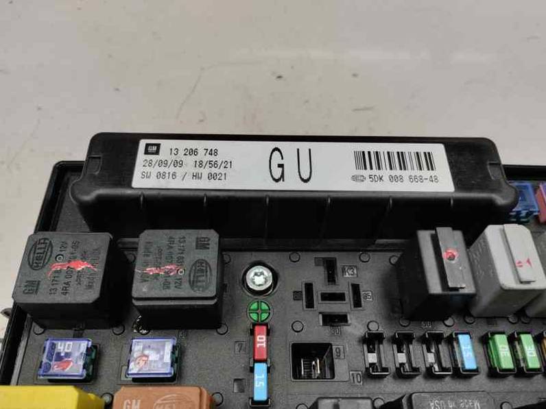 CAJA RELES FUSIBLES OPEL ASTRA H BER 2009 1.7 16V CDTI (110 CV)