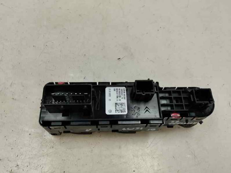 MANDO ELEVALUNAS DELANTERO IZQUIERDO OPEL CROSSLAND 2022 1.2 GAS MT6 S/S (110 CV)