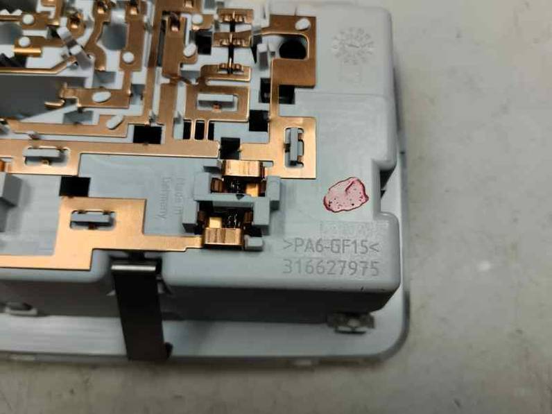 LUZ INTERIOR OPEL CROSSLAND 2022 1.2 GAS MT6 S/S (110 CV)