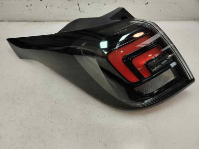 PILOTO TRASERO IZQUIERDO OPEL CROSSLAND 2022 1.2 GAS MT6 S/S (110 CV)