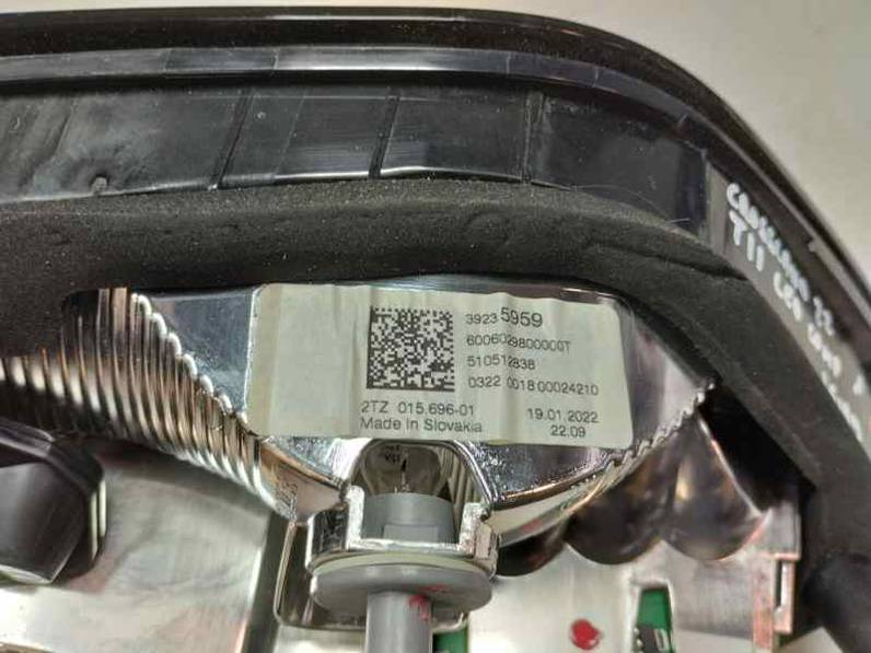 PILOTO TRASERO IZQUIERDO INTERIOR OPEL CROSSLAND 2022 1.2 GAS MT6 S/S (110 CV)