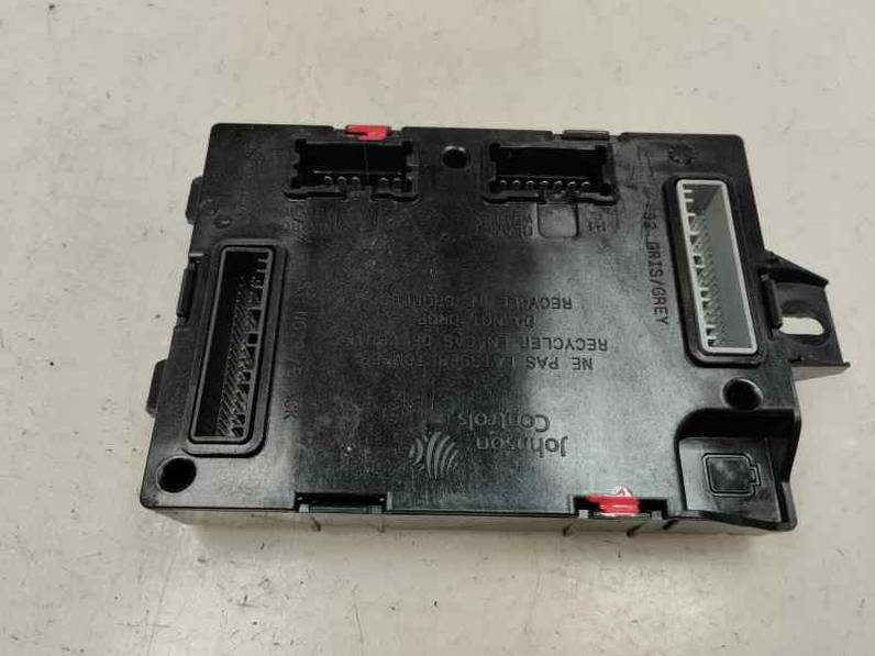 CAJA RELES FUSIBLES RENAULT TWINGO III 2021 1.0 GASOLINA (65 CV)