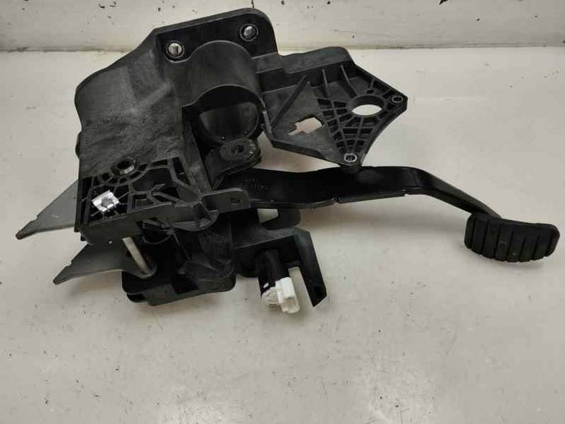 PEDAL EMBRAGUE RENAULT TWINGO III 2021 1.0 GASOLINA (65 CV)
