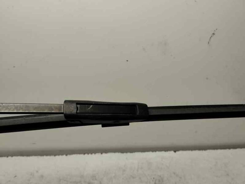 BRAZO LIMPIA DELANTERO DERECHO RENAULT TWINGO III 2021 1.0 GASOLINA (65 CV)