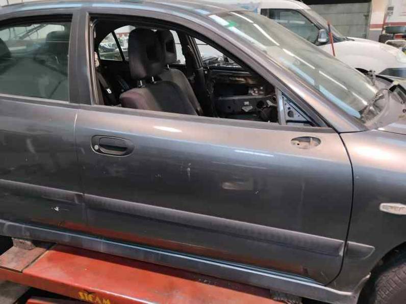 PUERTA DELANTERA DERECHA MITSUBISHI CARISMA BERLINA 5 2003 1.9 DI-D (116 CV)