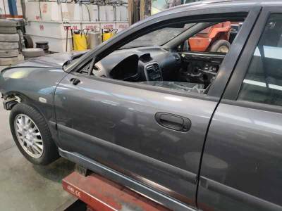 PUERTA DELANTERA IZQUIERDA MITSUBISHI CARISMA BERLINA 5 2003 1.9 DI-D (116 CV)