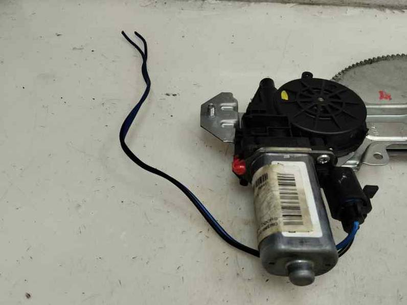 ELEVALUNAS DELANTERO IZQUIERDO PEUGEOT 205 BERLINA 1997 1.8 D (58 CV)