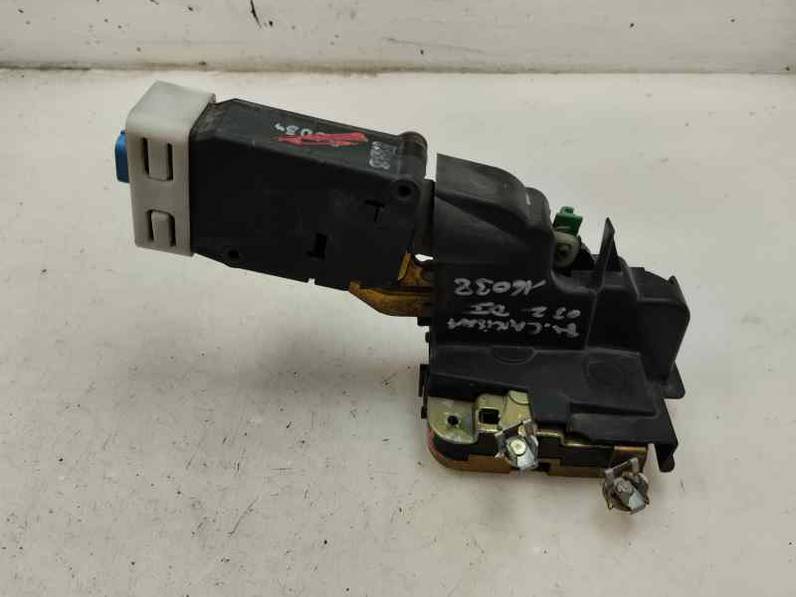 CERRADURA PUERTA DELANTERA IZQUIERDA MITSUBISHI CARISMA BERLINA 5 2003 1.9 DI-D (116 CV)