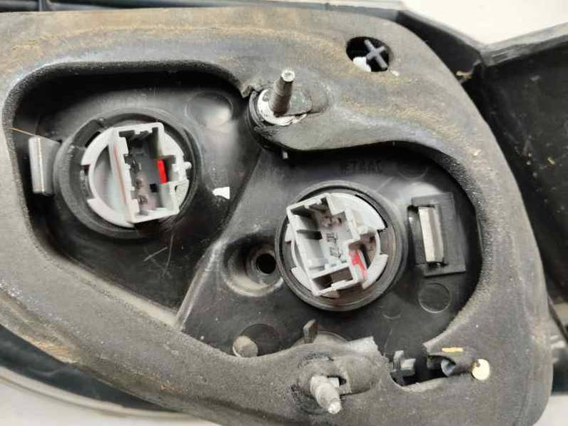 PILOTO TRASERO DERECHO MAZDA 3 BERLINA 2006 1.6 CD D (109 CV)