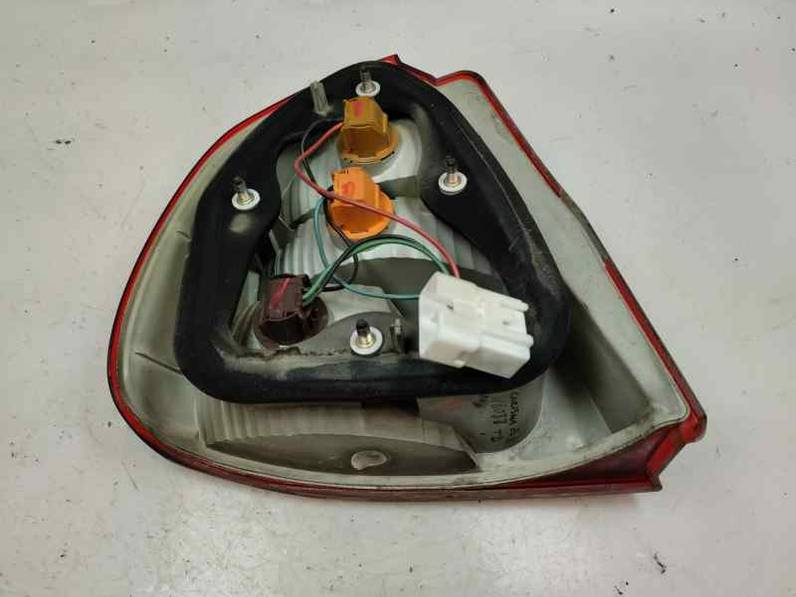 PILOTO TRASERO DERECHO MITSUBISHI CARISMA BERLINA 5 2003 1.9 DI-D (116 CV)