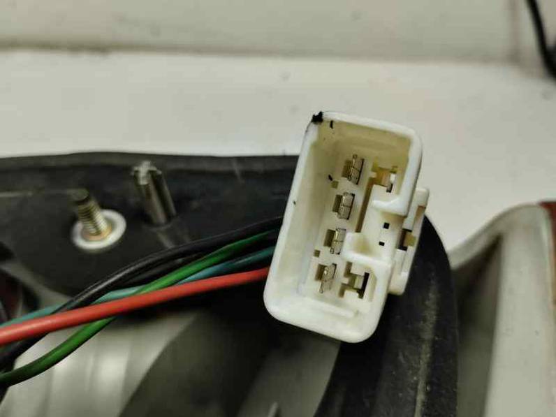 PILOTO TRASERO IZQUIERDO MITSUBISHI CARISMA BERLINA 5 2003 1.9 DI-D (116 CV)