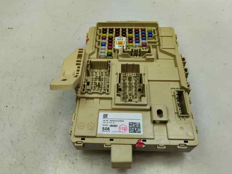 CAJA RELES FUSIBLES HYUNDAI KONA 2023 1.0 GASOLINA (120 CV)