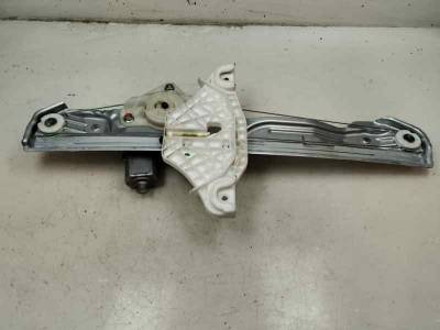 ELEVALUNAS TRASERO IZQUIERDO HYUNDAI KONA 2023 1.0 GASOLINA (120 CV)