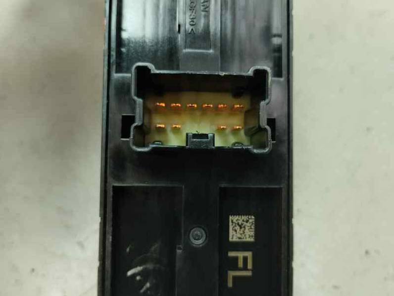 MANDO ELEVALUNAS DELANTERO IZQUIERDO NISSAN QASHQAI 2021 1.3 DIG T GASOLINA (158 CV)