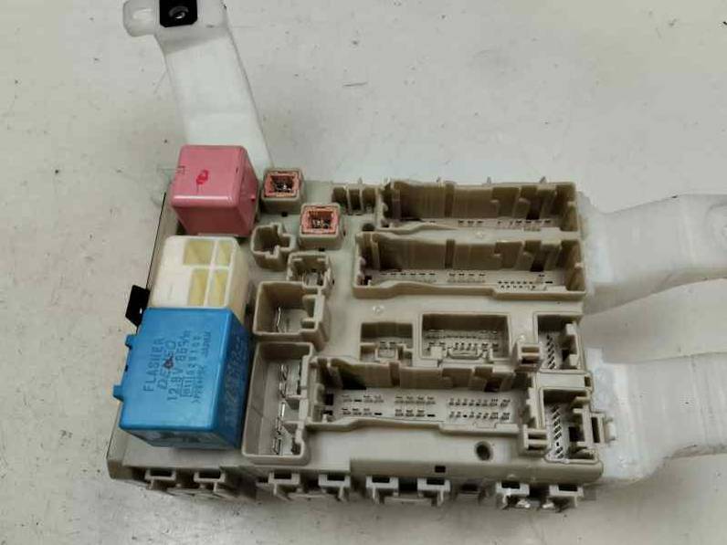 CAJA RELES FUSIBLES TOYOTA VERSO 2014 1.6 D-4D - 82 KW (112 CV)