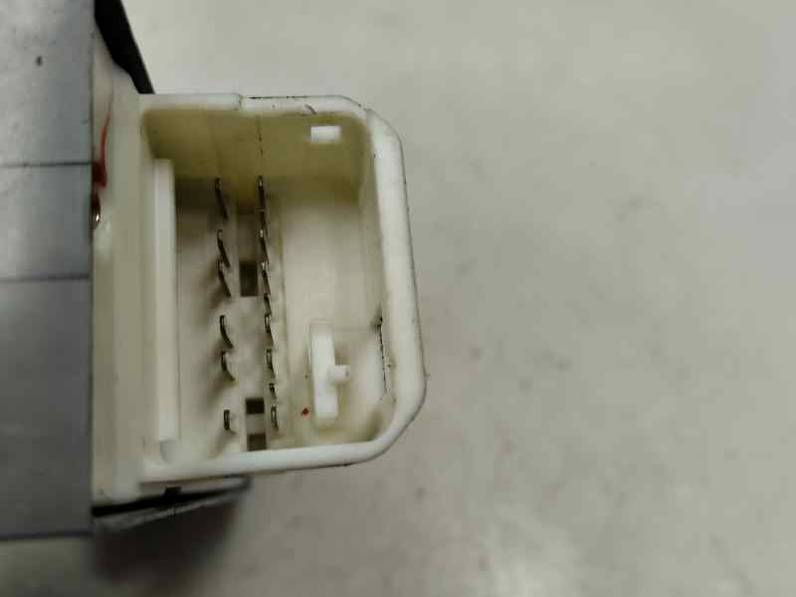 MANDO ELEVALUNAS DELANTERO IZQUIERDO TOYOTA YARIS 2020 1.0 LTR. - 53 KW (72 CV)