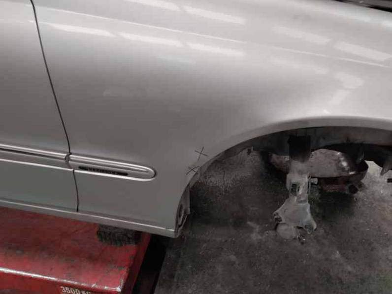 ALETA DELANTERA DERECHA MERCEDES CLASE C BERLINA 2003 2.2 CDI (143 CV)