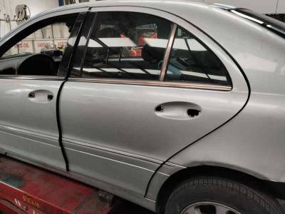 PUERTA DELANTERA IZQUIERDA MERCEDES CLASE C BERLINA 2003 2.2 CDI (143 CV)