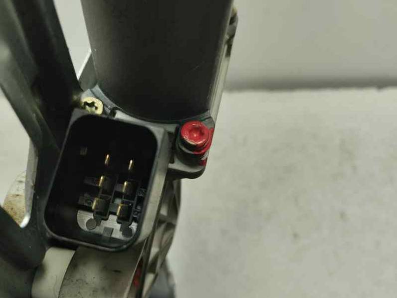 ELEVALUNAS DELANTERO IZQUIERDO MERCEDES CLASE C BERLINA 2003 2.2 CDI (143 CV)