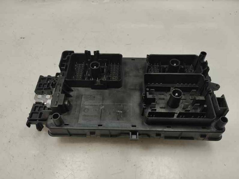 CAJA RELES FUSIBLES OPEL INSIGNIA BERLINA 2010 2.0 CDTI (131 CV)