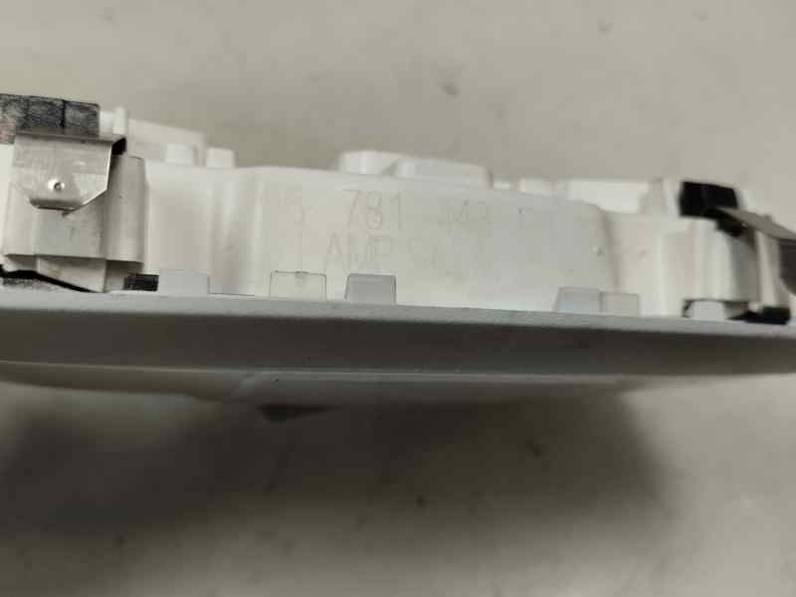 LUZ INTERIOR PEUGEOT 2008 2019 1.2 VTI