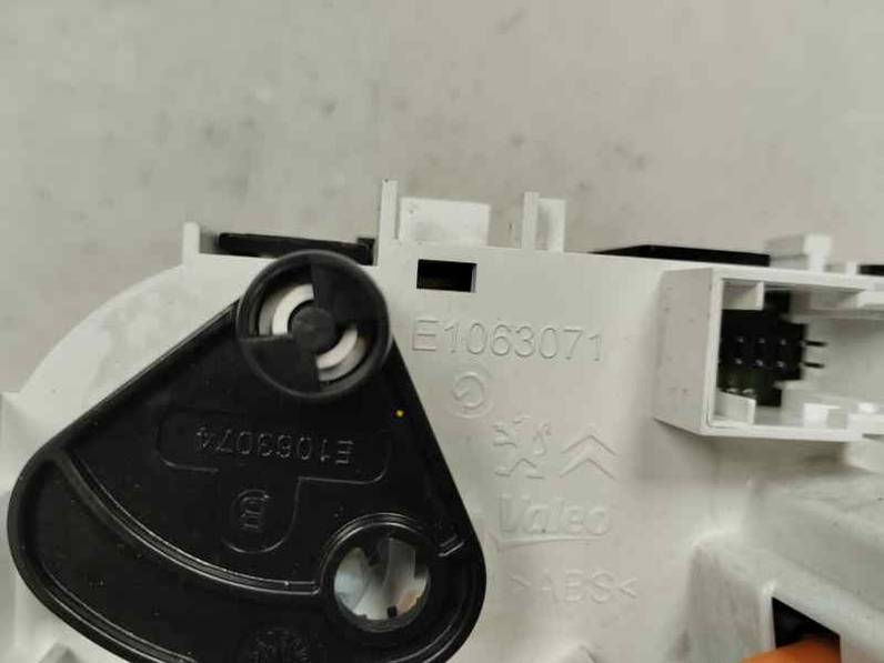 MANDO CALEFACCION AIRE ACONDICIONADO PEUGEOT 2008 2019 1.2 VTI